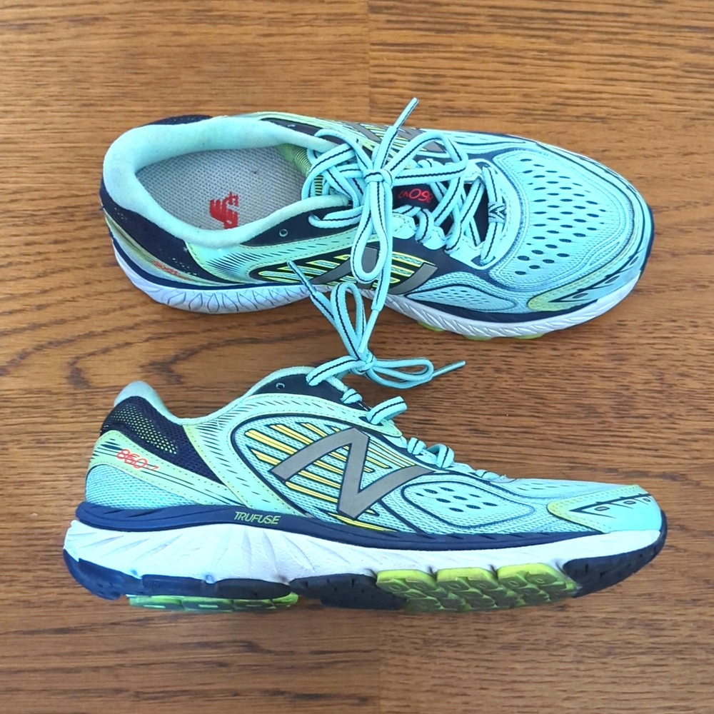NEW BALANCE support 860 v7 light blue running sneakers size 7 womens